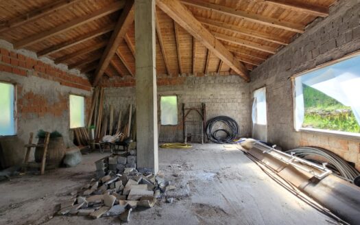 VILLETTA AL RUSTICO (DA ULTIMARE) CON GIARDINO DI 700MQ